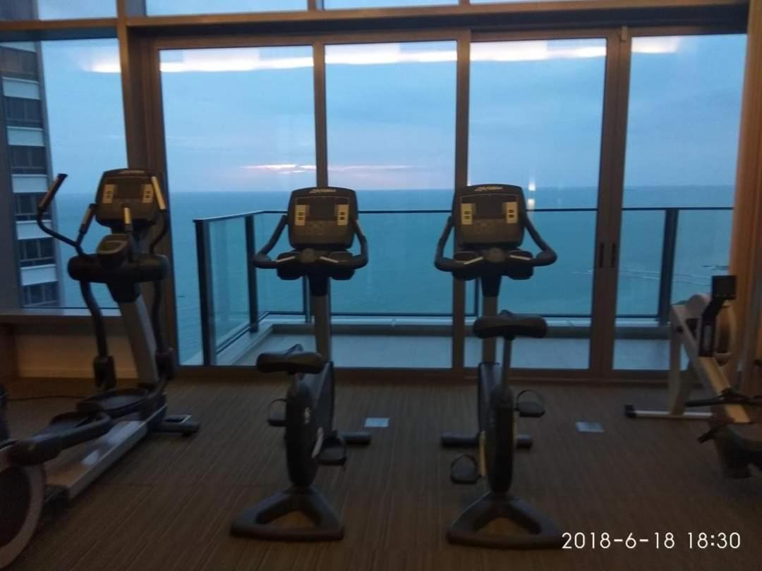 Sea View Apartment In Pattaya Exterior photo