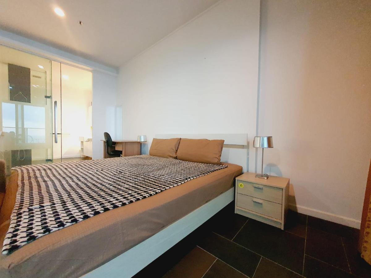 Sea View Apartment In Pattaya Exterior photo
