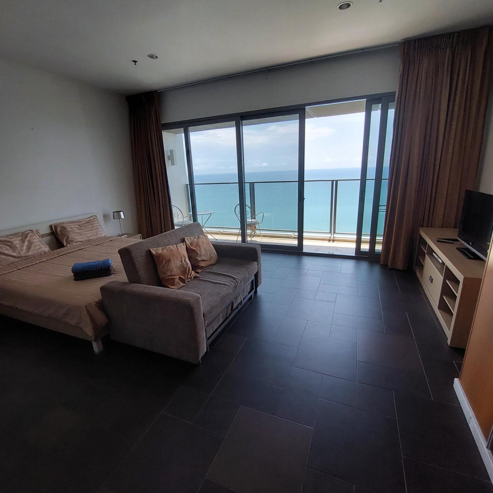 Sea View Apartment In Pattaya Exterior photo