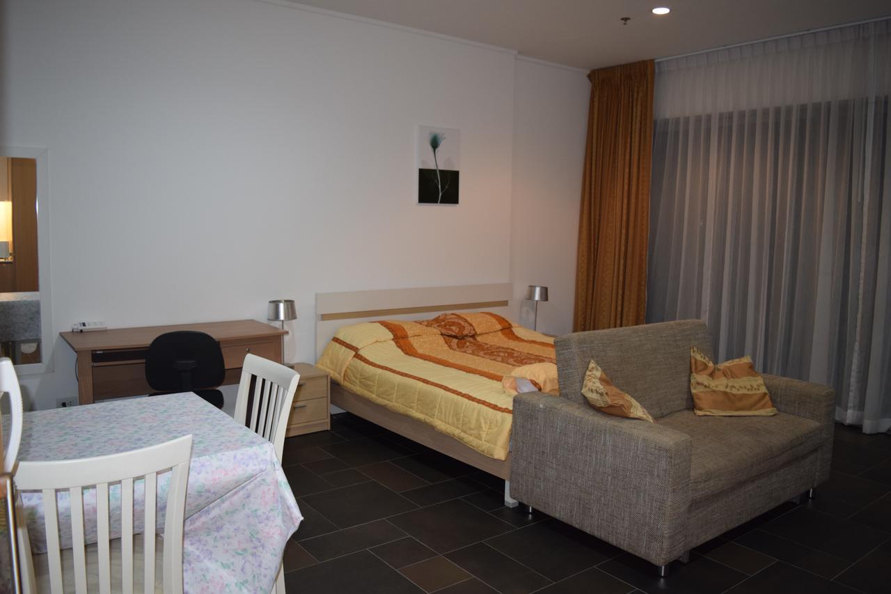 Sea View Apartment In Pattaya Exterior photo